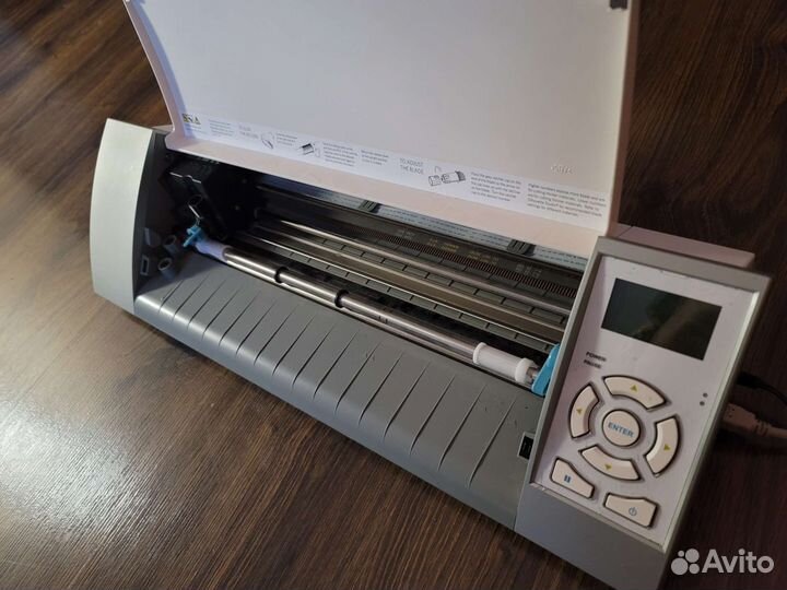 Режущий/рисующий плоттер Cameo Silhouette