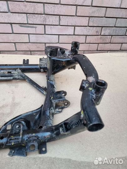 Балка подмоторная Land Rover L322 2009-2012