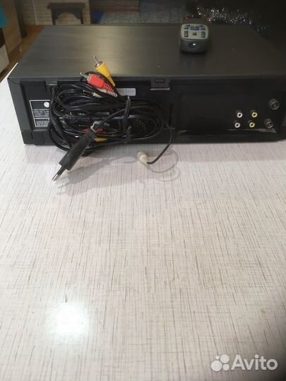 Видеомагнитофон LG