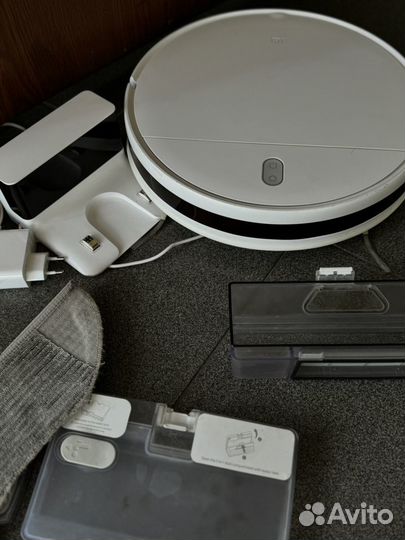 Робот пылесос Mi Robot Vacuum-Mop Essential