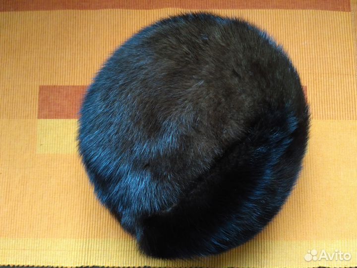 Берет из норки