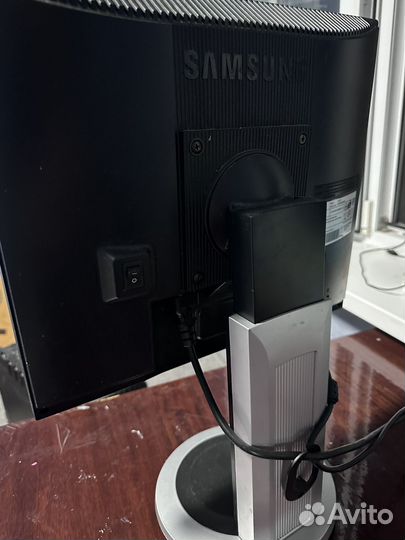 Монитор Samsung