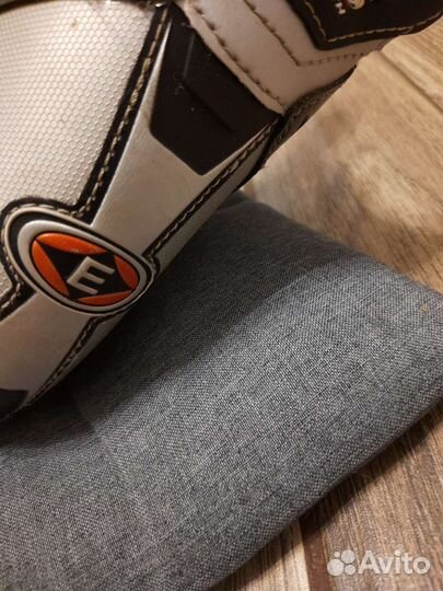 Коньки хоккейные