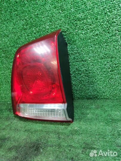 Фонарь внутренний задний правый Toyota Land