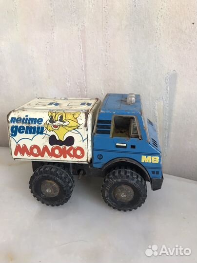 Машинка жестяная Молоко, Леопольд.СССР