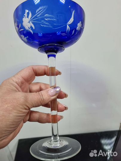 Ваза на ножке, кобальт. По диаметру не большая