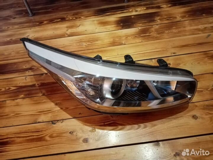 Фара левая правая на киа сид купе 92102-A2330