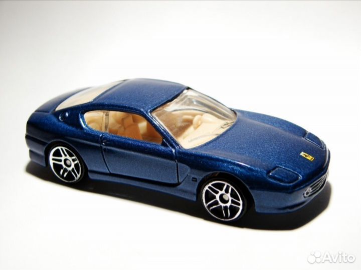 Hot Wheels 1/64 Ferrari 456M