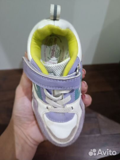 Кроссовки котофей 24