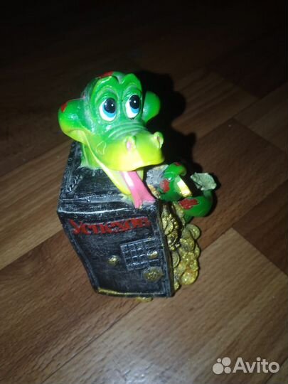 Копилки и фигурки