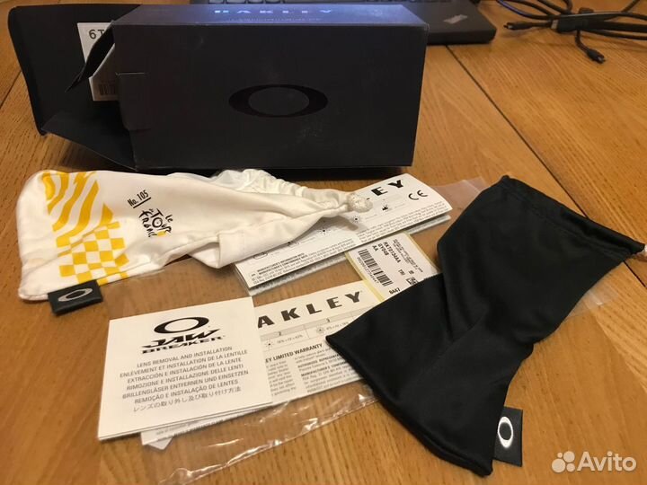 Спортивные очки Oakley