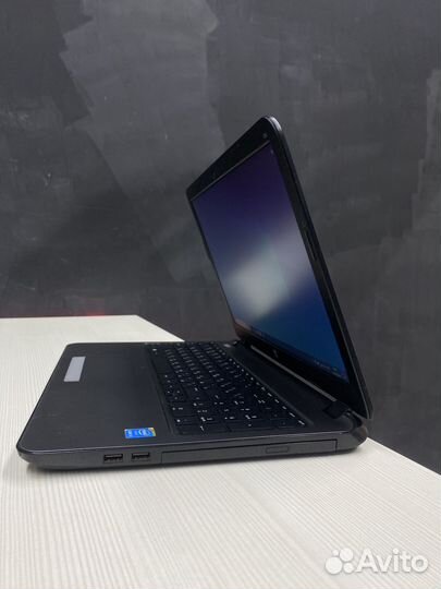 Ноутбук HP i3 8GB 120GB