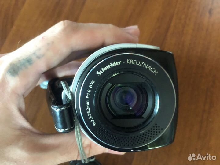 Видеокамера Samsung VP-MX10A