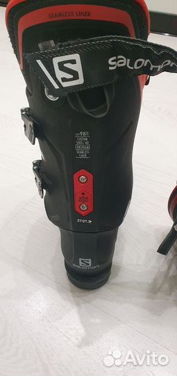 Горнолыжные ботинки