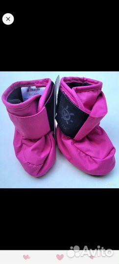 2 шапки, варежки, пинетки