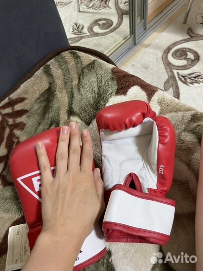 Боксерские перчатки