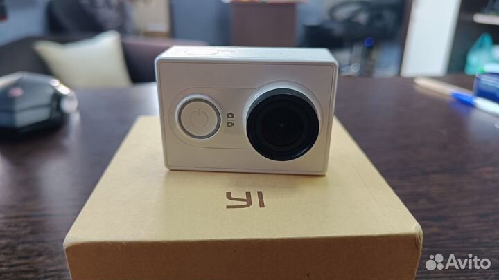 Экшн камера xiaomi YI