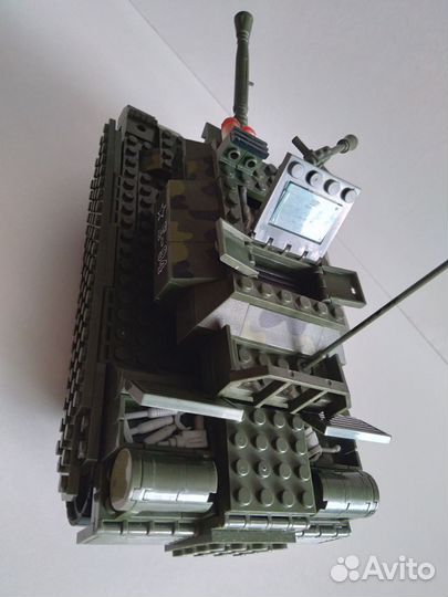 Игрушка танк,конструктор