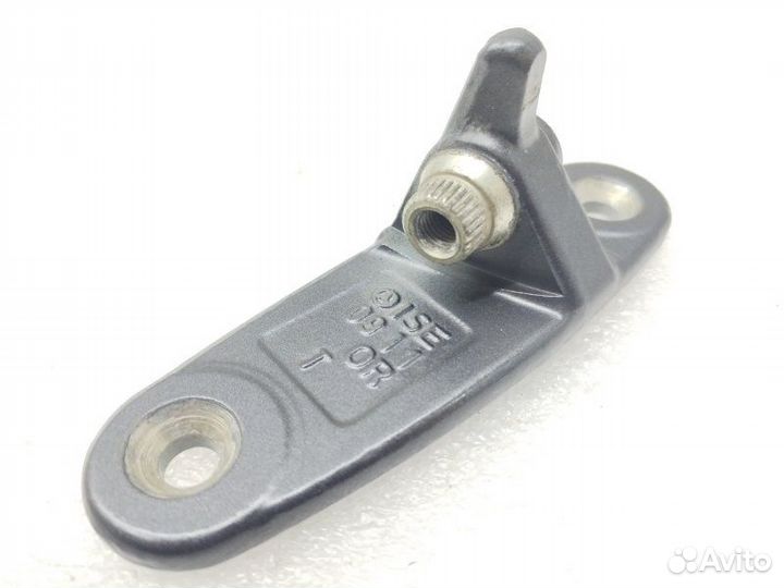 Петля двери задняя правая Mercedes-Benz C-Class