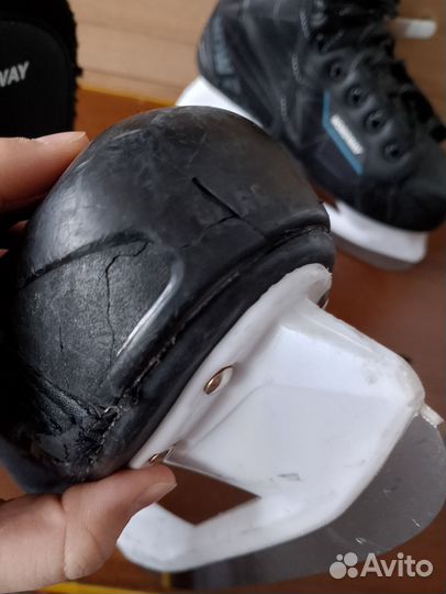 Коньки хоккейные