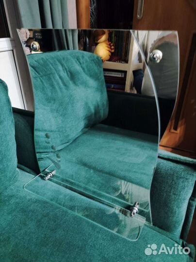 Зеркало в ванную с полочкой