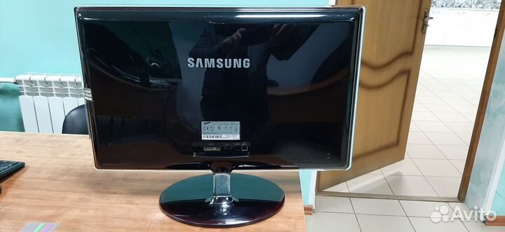 Монитор Samsung SyncMaster P2770H