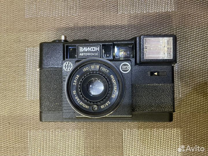 Плёночный фотоаппарат Эликон