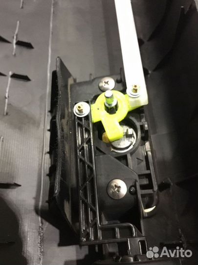 Комплект тяг бардачка Toyota Camry