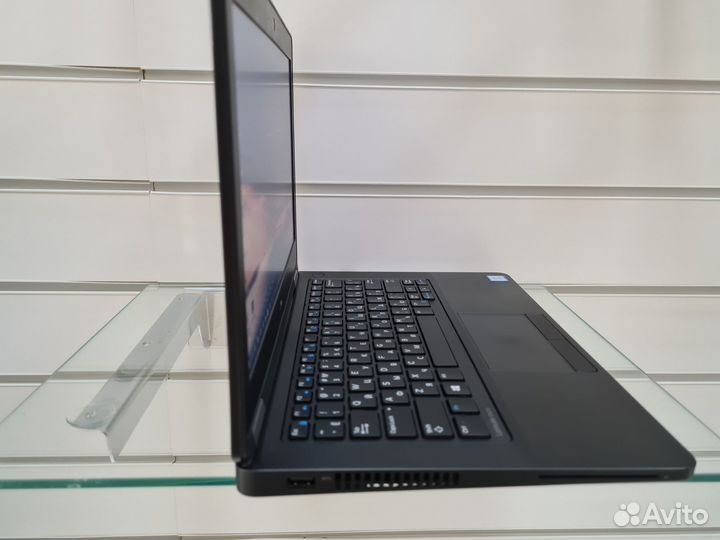 Ноутбук dell 5270 i5-6300\8GB\SSD 256GB