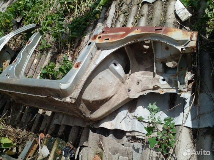 Боковина наружняя правая Renault Logan 1 2009-2014