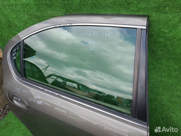Стекло двери опускное заднее правое Infiniti I35