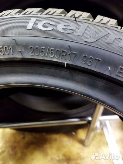 Triangle IcelynX TI501 205/50 R17 93T