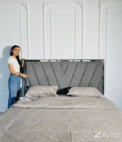 Дизайнерская кровать