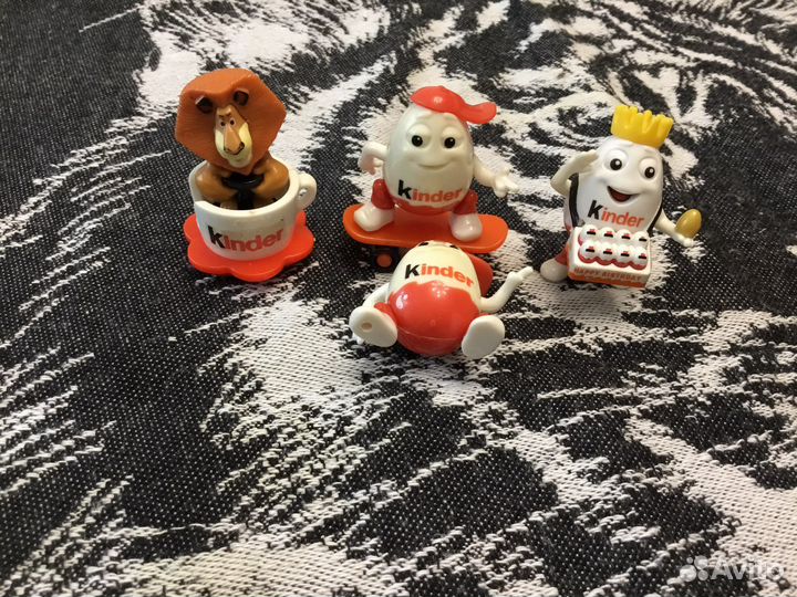 Игрушки из киндера 90х и современных