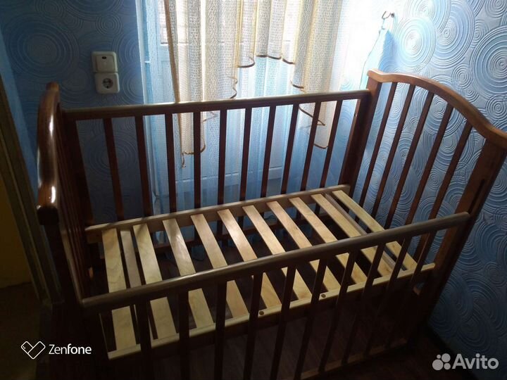 Детская кроватка