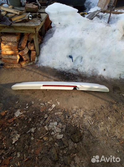 Накладка на заднюю дверь Мазда Бонго Френди