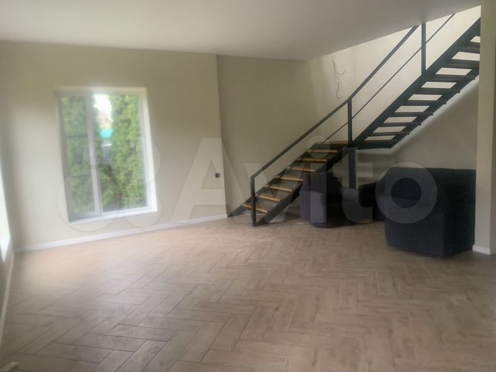Таунхаус 160 м² на участке 9 сот.