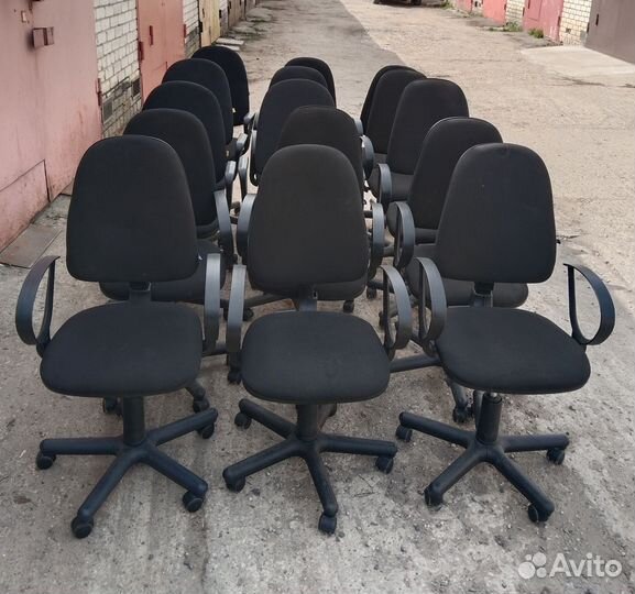 Стулья офисные на колесиках