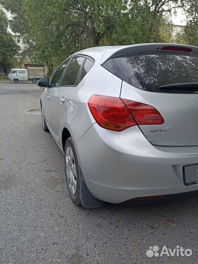 Opel Astra 1.6 МТ, 2011, 198 000 км