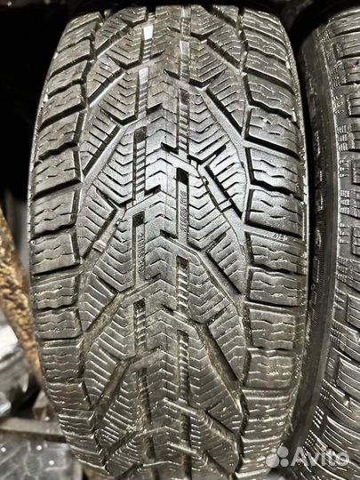 Kormoran Snow 215/55 R16
