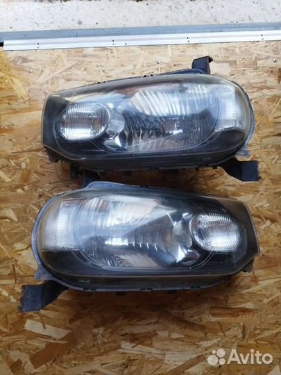 Фары Nissan Cube Z12