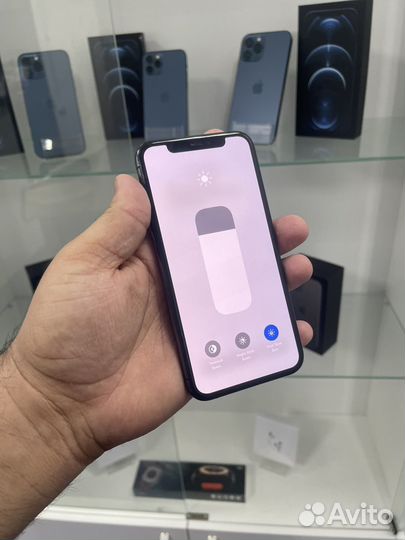 iPhone 11 Pro, 64 ГБ