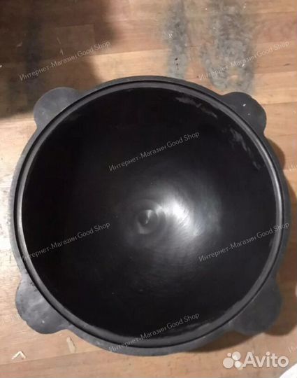 Казан чугунный 8 л круглое дно