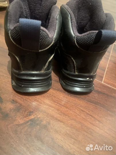 Кроссовки на мальчика