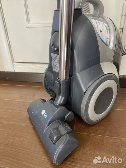 Пылесос LG 2000w бу