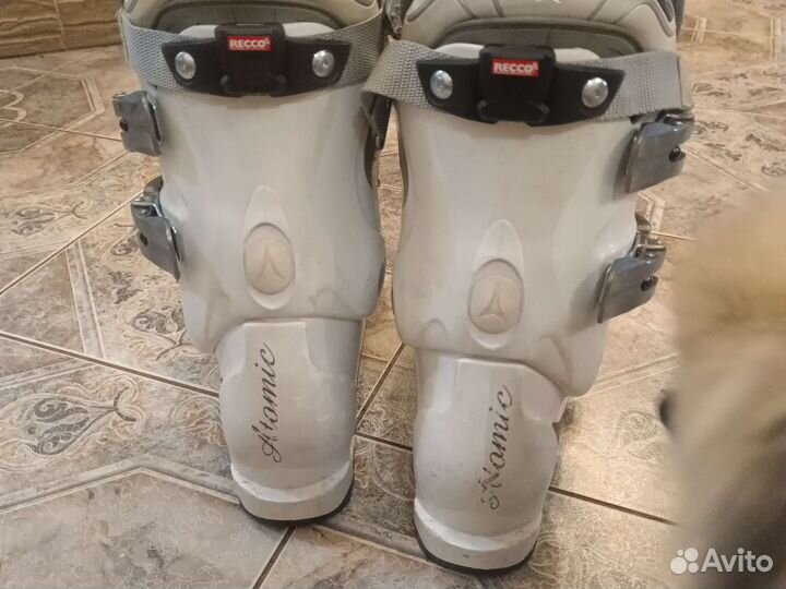 Горнолыжные ботинки atomic 23,5-24,0см,лыжи