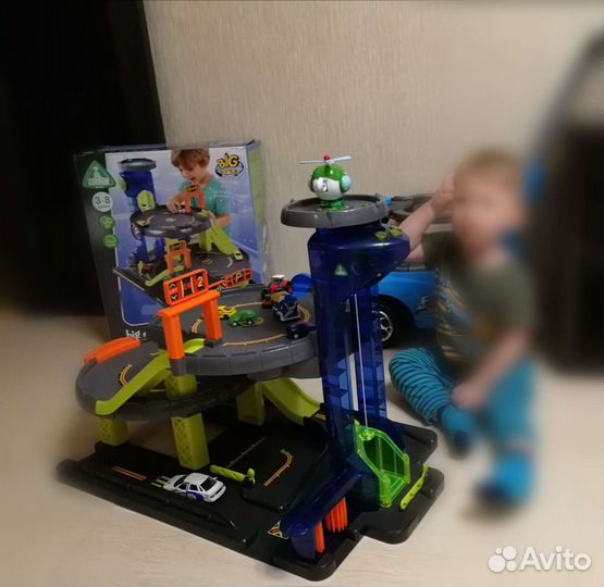 Большой гараж/парковка ELC