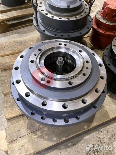 Бортовой редуктор Hyundai R110-7