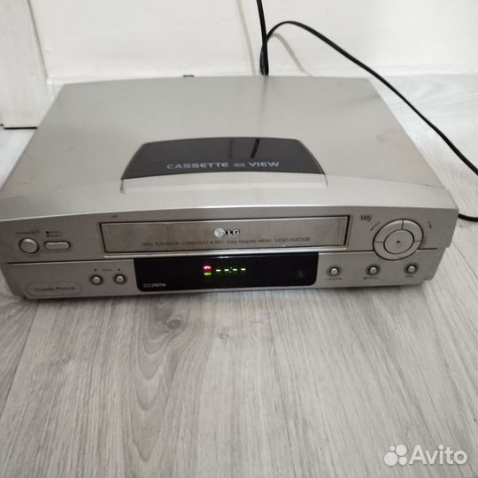 Видеомагнитофон LG