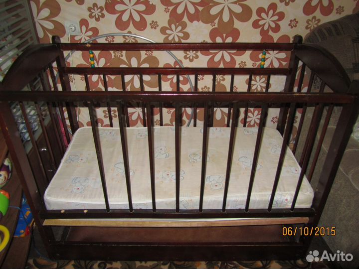 Детская кроватка